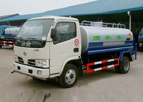 供应东风宽金霸绿化喷洒车